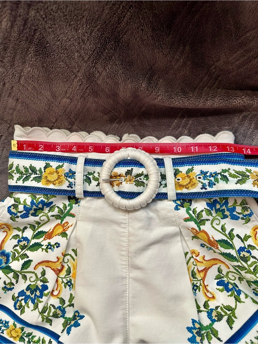 FARM Rio Emily Floral Tapestry Belted Shorts Size 25 - Picture 8 of 15
